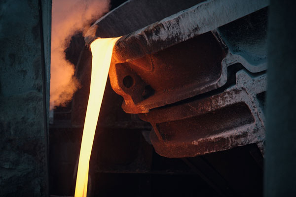pouring steel
